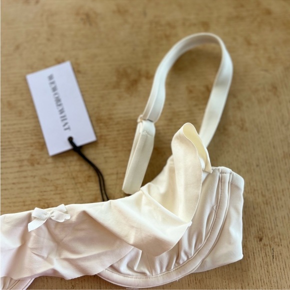 WEWOREWHAT Ruffle Delilah Bikini top and bottom new small - Picture 4 of 13